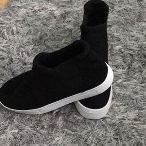 Black high top slip on’s